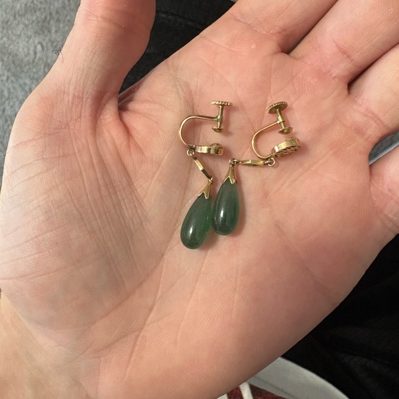 Vintage 14k Yellow Gold & Green Jade Dangle Screw-Back Earrings - Picture 1 of 6
